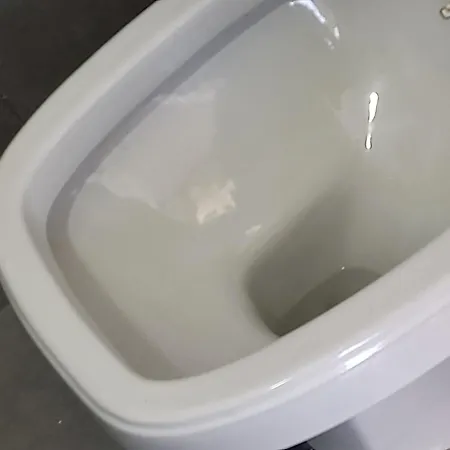 Tam Deniz Manzarali Sehir Merkezinde