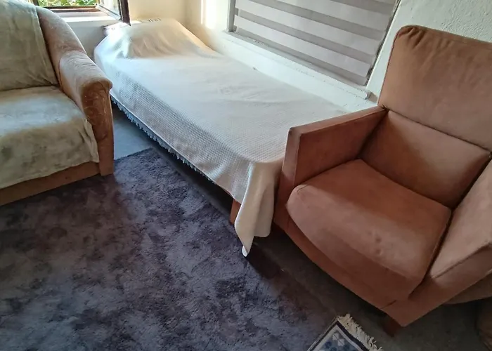 Tam Deniz Manzarali Sehir Merkezinde *