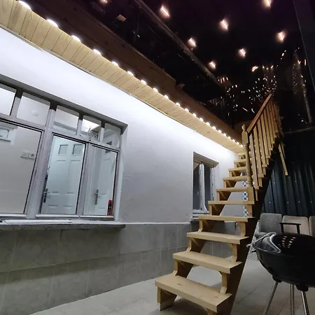 Tam Deniz Manzarali Sehir Merkezinde İzmir