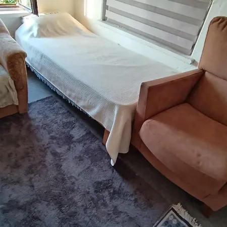 Tam Deniz Manzarali Sehir Merkezinde *