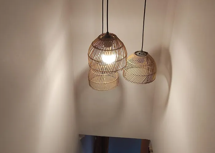 Tam Deniz Manzarali Sehir Merkezinde İzmir