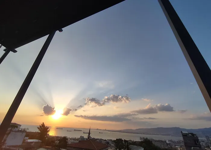 Tam Deniz Manzarali Sehir Merkezinde Lejlighed Izmir